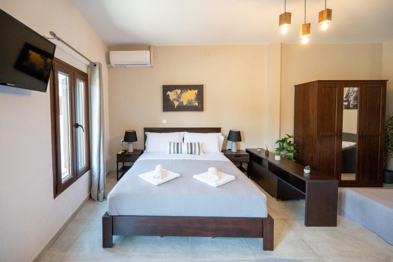 Casa En El Lago -Luxury Apartments In The Historical Center Of Янина Экстерьер фото