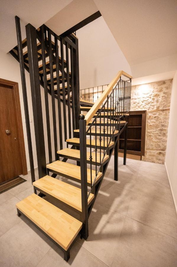 Casa En El Lago -Luxury Apartments In The Historical Center Of Янина Экстерьер фото